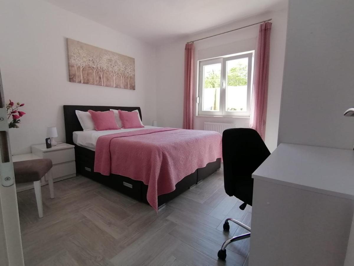 Villa Mir Pridraga Екстериор снимка