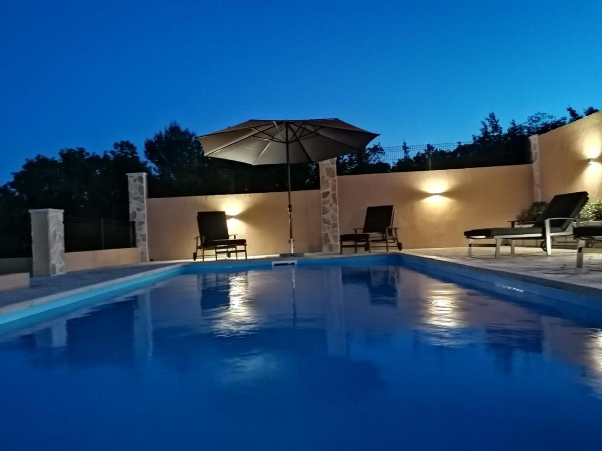 Villa Mir Pridraga Екстериор снимка