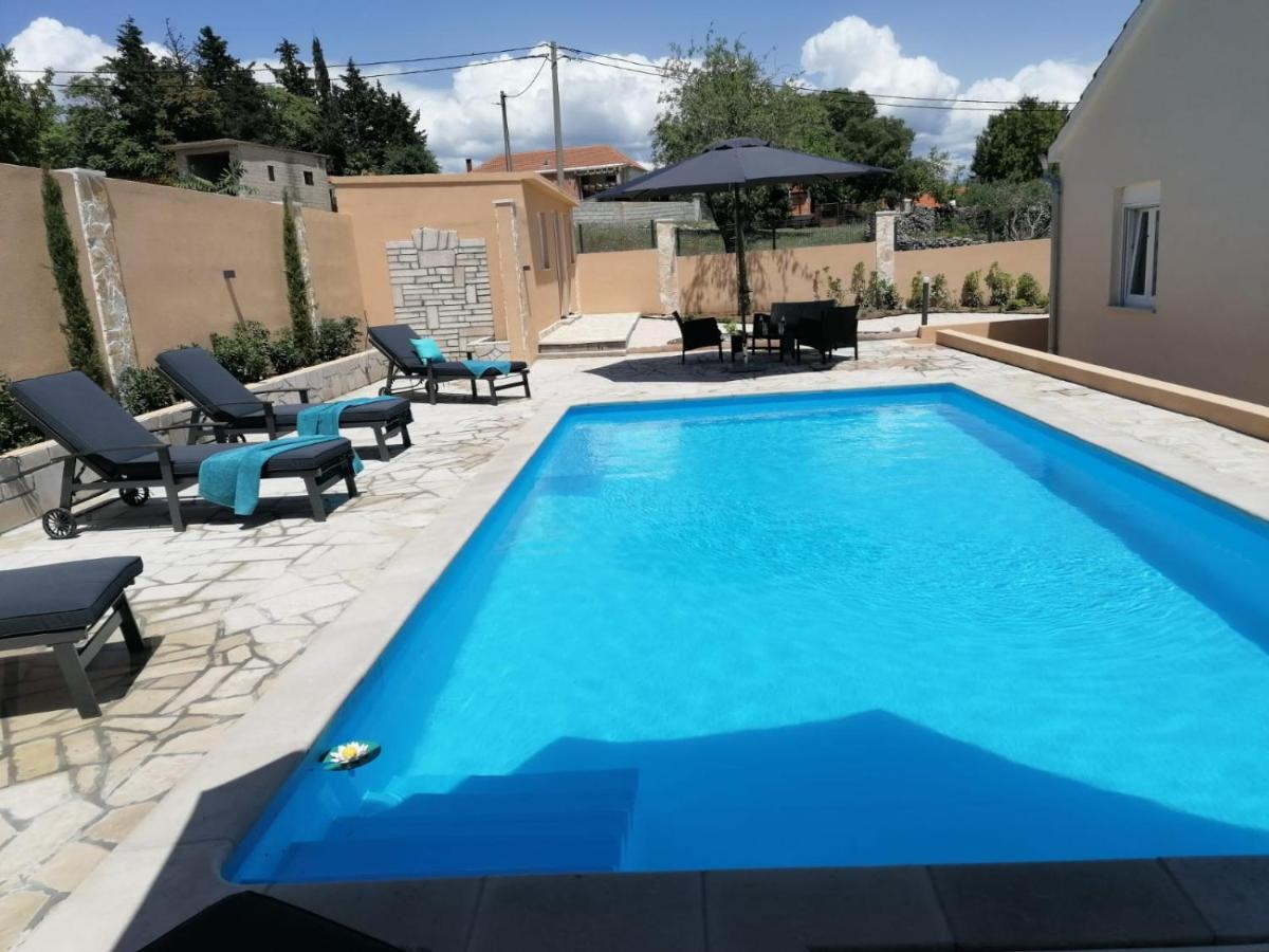Villa Mir Pridraga Екстериор снимка